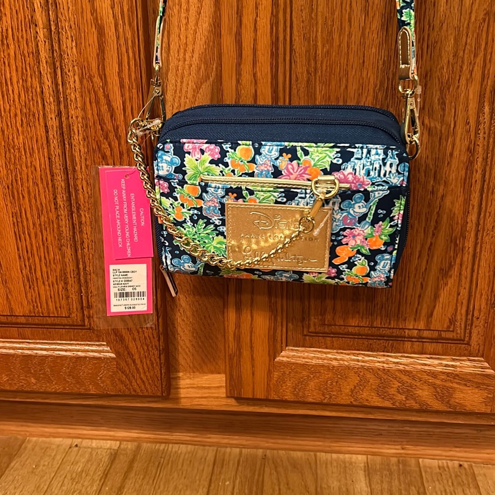 NWT Lilly Pulitzer Marsten Crossbody in the 2024 Exclusive Disney Parks print.